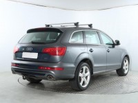 Audi Q7  3.0 TDI .