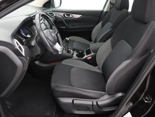 Nissan Qashqai  1.2 DIG-T N-Connecta