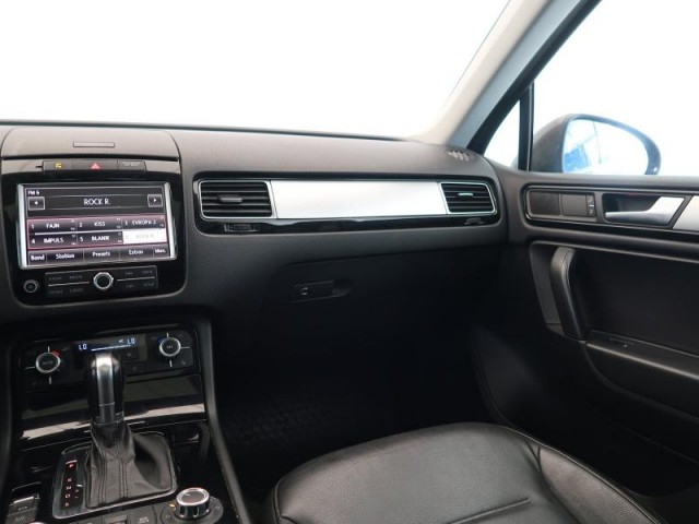 Volkswagen Touareg  3.0 TDI 