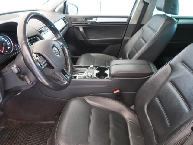 Volkswagen Touareg  3.0 TDI 