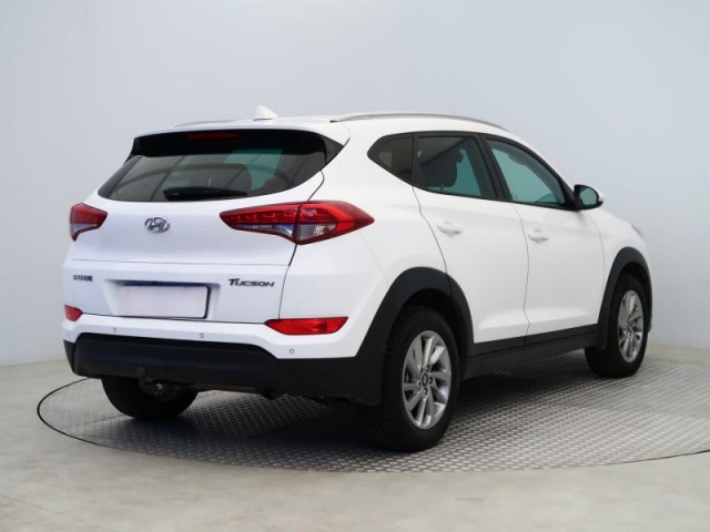 Hyundai Tucson  1.7 CRDi Trikolor