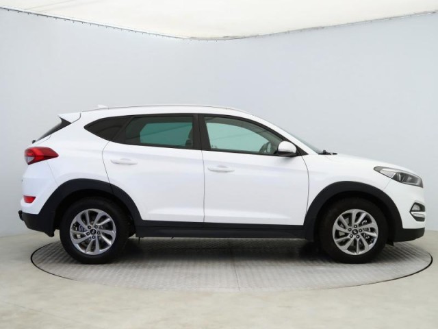 Hyundai Tucson  1.7 CRDi Trikolor