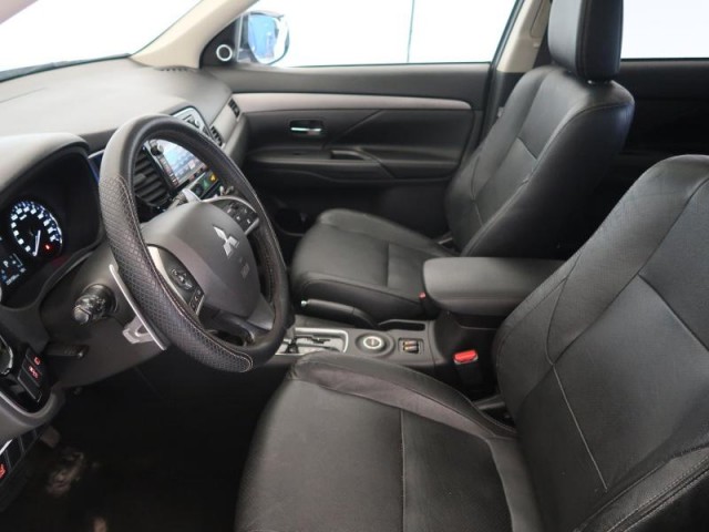 Mitsubishi Outlander  2.2 DI-D 