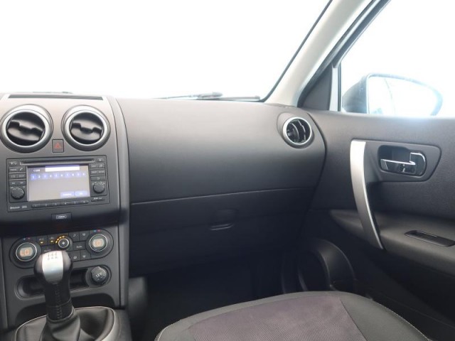 Nissan Qashqai  1.6 