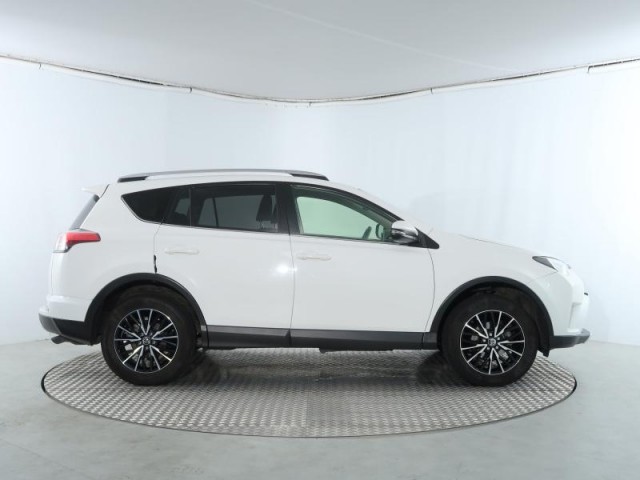 Toyota RAV 4  2.0 D-4D 