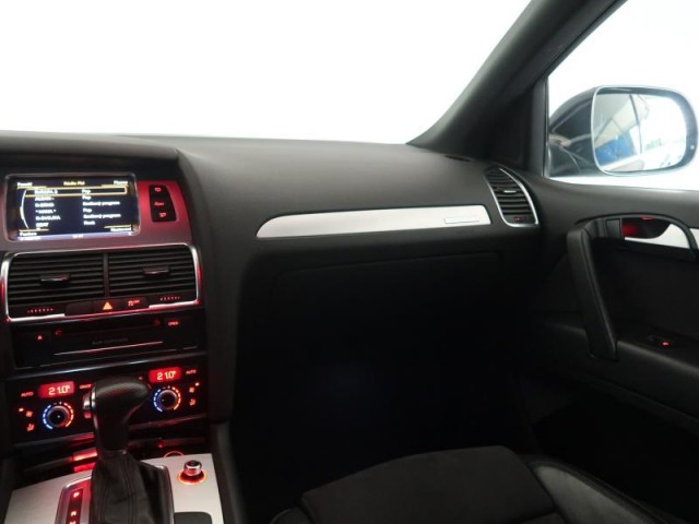 Audi Q7  3.0 TDI 