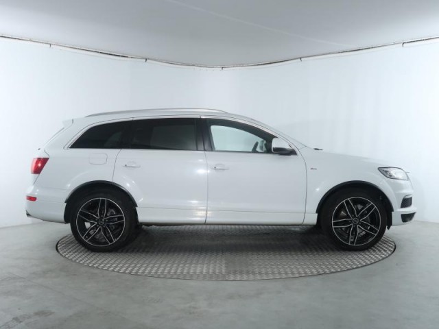 Audi Q7  3.0 TDI S-Line