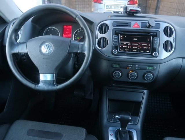 Volkswagen Tiguan  2.0 TSI 