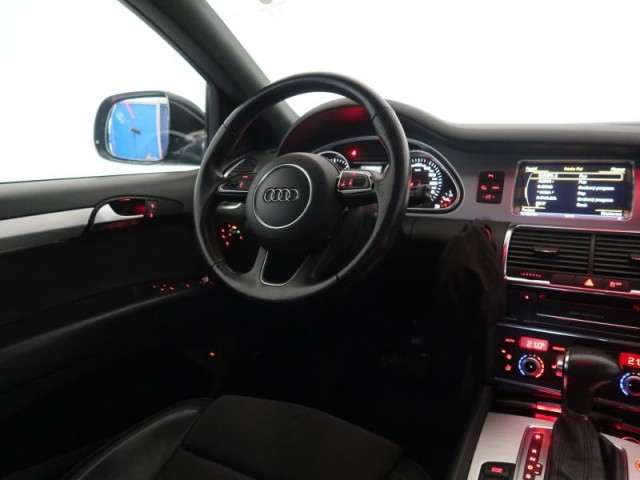 Audi Q7  3.0 TDI 