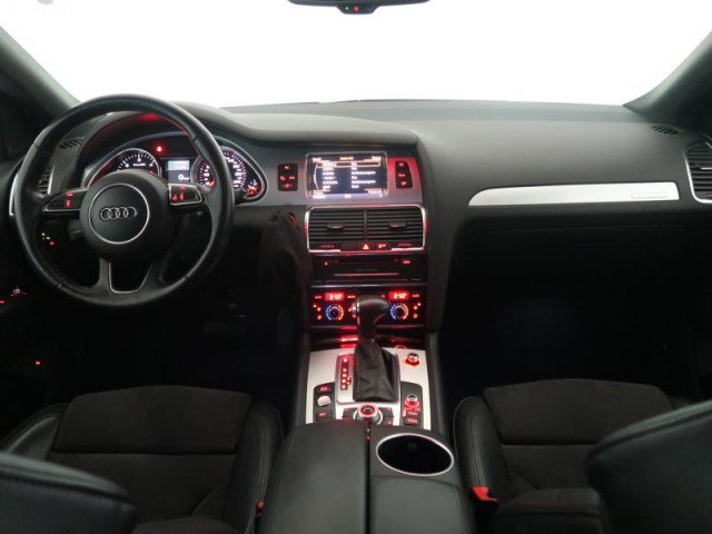 Audi Q7  3.0 TDI 