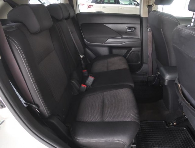 Mitsubishi Outlander  2.2 DI-D 