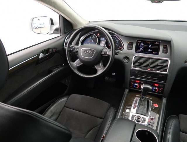 Audi Q7  3.0 TDI S-Line