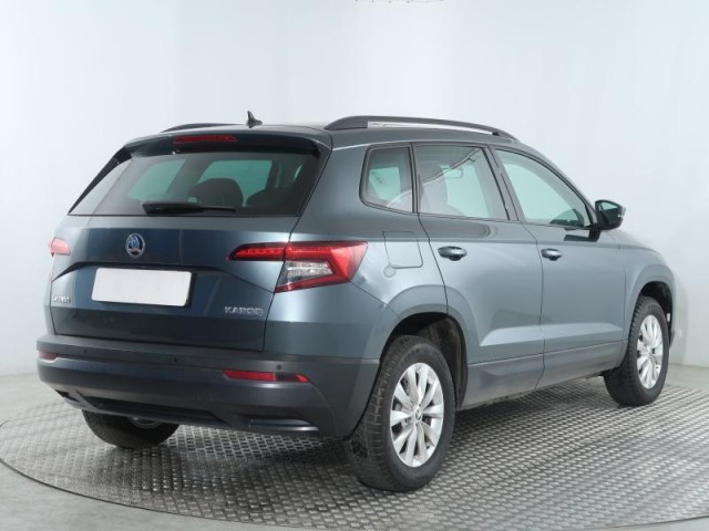 Škoda Karoq  1.0 TSI Ambition