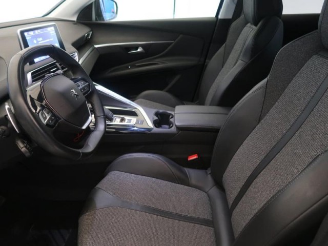 Peugeot 3008  1.2 PureTech 