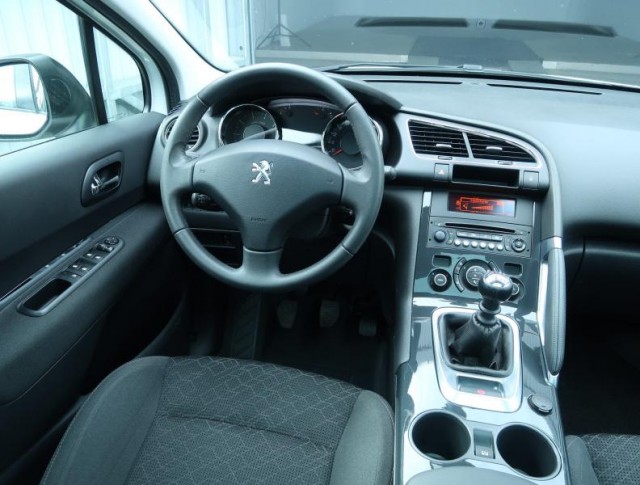 Peugeot 3008  1.2 PureTech Active Pack