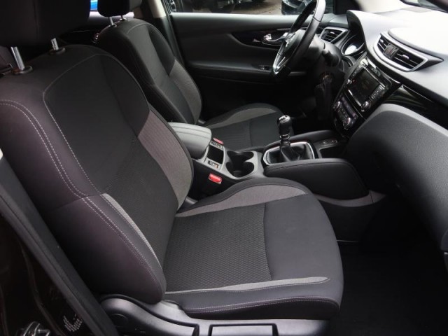 Nissan Qashqai  1.3 DIG-T 