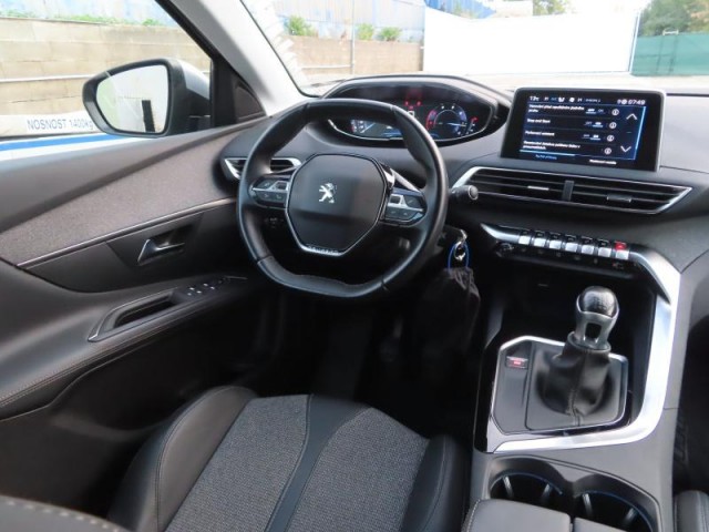 Peugeot 3008  1.5 BlueHDi 