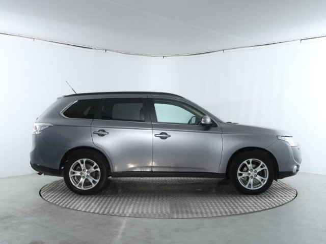 Mitsubishi Outlander  2.2 DI-D 