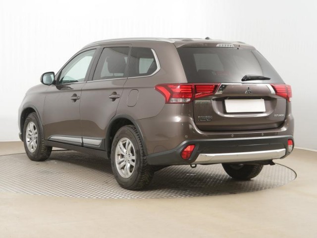 Mitsubishi Outlander  2.0 