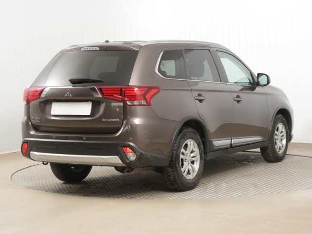 Mitsubishi Outlander  2.0 