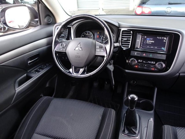 Mitsubishi Outlander  2.0 