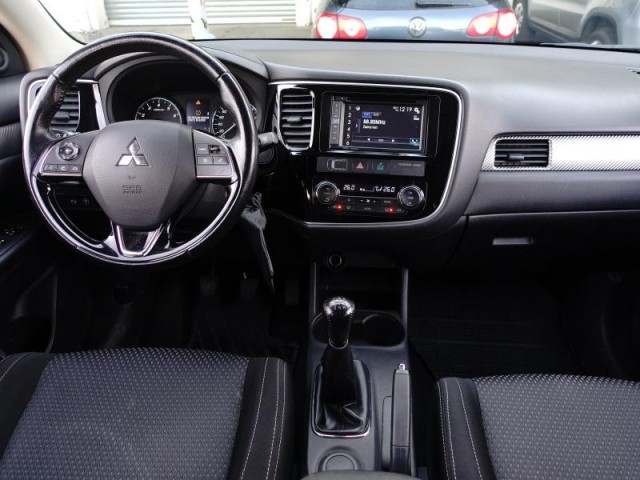 Mitsubishi Outlander  2.0 