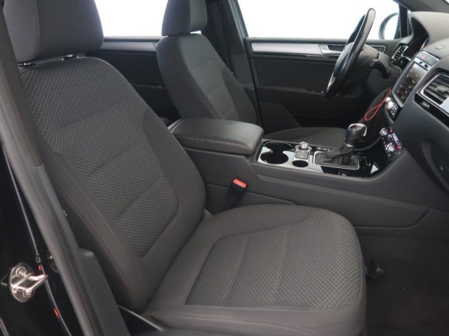 Volkswagen Touareg  3.0 TDI 