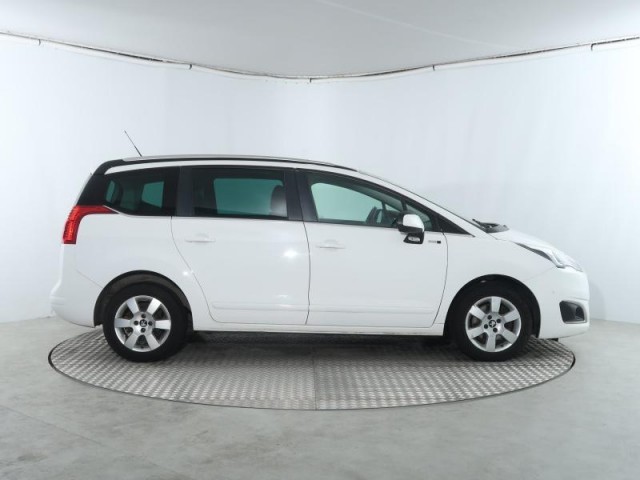 Peugeot 5008  1.6 THP 