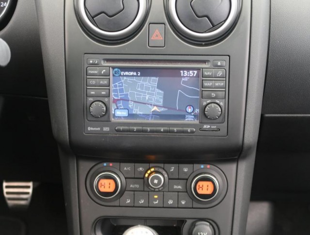 Nissan Qashqai  2.0 dCi 