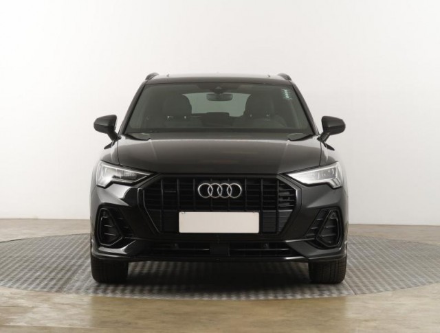 Audi Q3  40 TFSI S line