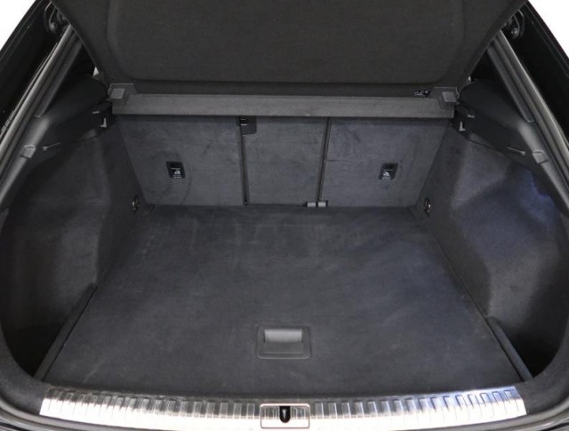 Audi Q3  40 TFSI S line