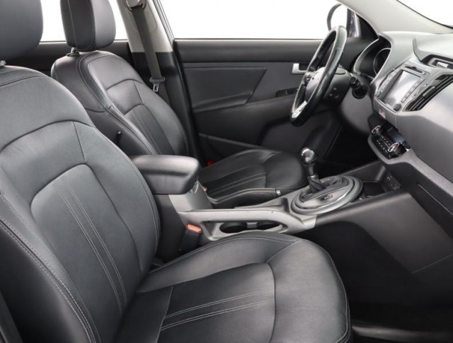 Kia Sportage  2.0 CRDi 