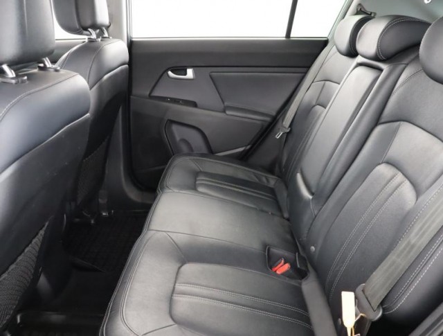 Kia Sportage  2.0 CRDi 