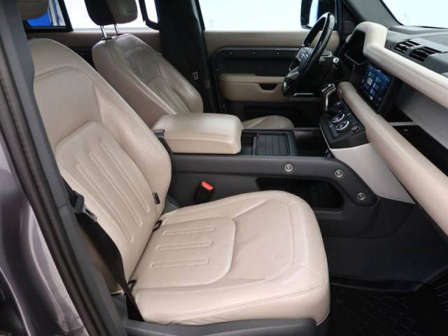 Land Rover Defender  D240 AWD 