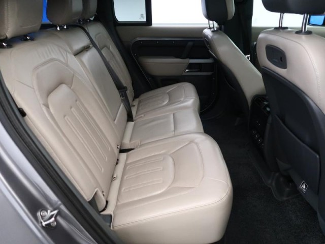 Land Rover Defender  D240 AWD 