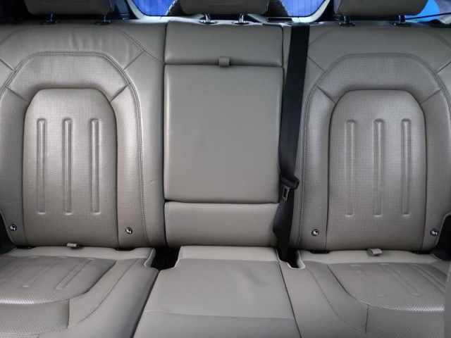 Land Rover Defender  D240 AWD 