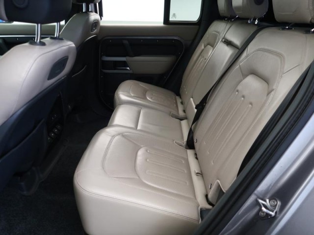Land Rover Defender  D240 AWD 