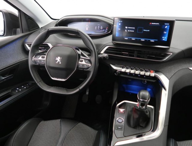 Peugeot 5008  1.5 BlueHDi 