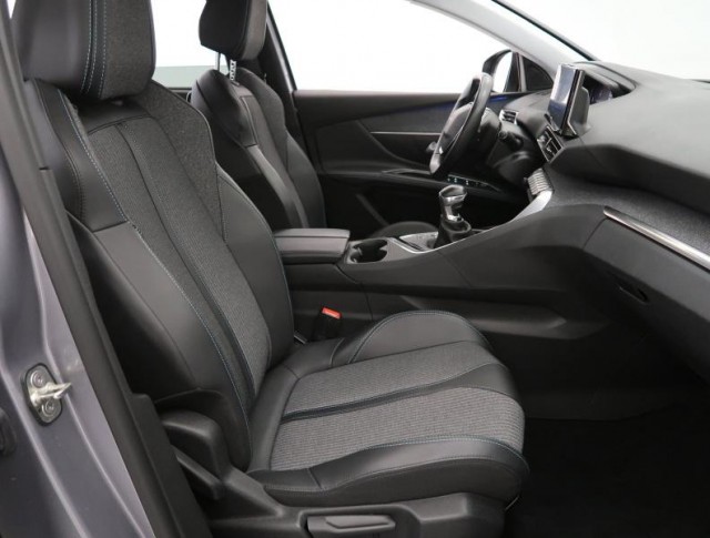 Peugeot 5008  1.5 BlueHDi 