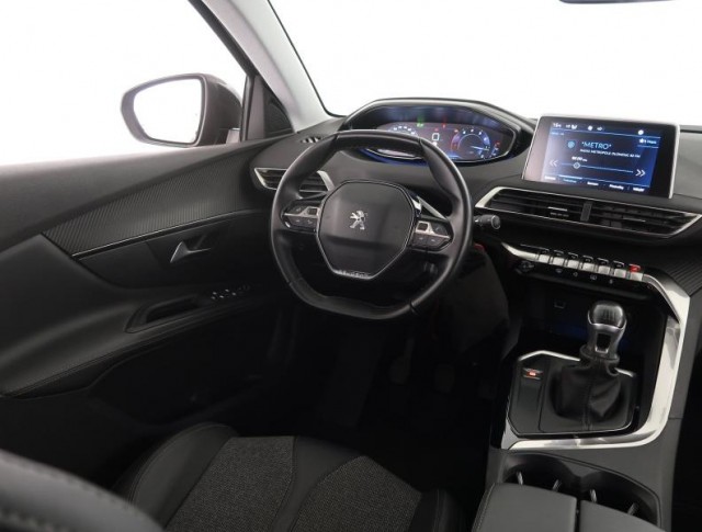 Peugeot 3008  1.2 PureTech 