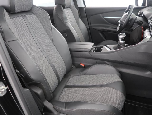 Peugeot 3008  1.2 PureTech 