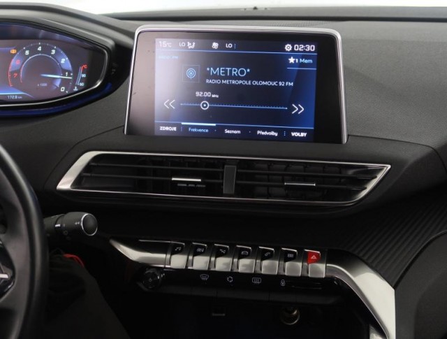 Peugeot 3008  1.2 PureTech 
