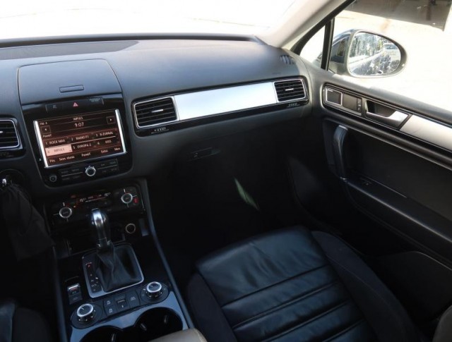 Volkswagen Touareg  3.0 TDI R-Line