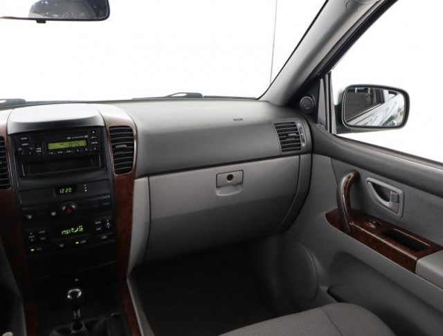 Kia Sorento  2.5 CRDi 