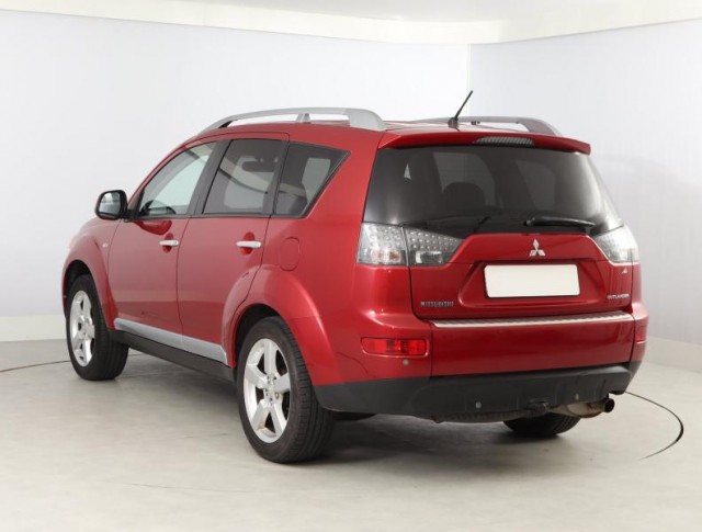 Mitsubishi Outlander  2.4 MIVEC 