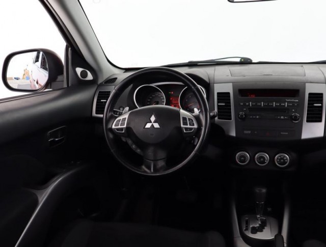 Mitsubishi Outlander  2.4 MIVEC 
