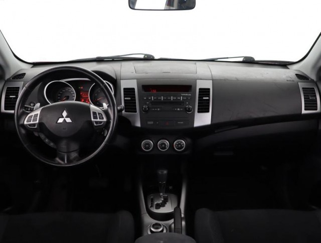 Mitsubishi Outlander  2.4 MIVEC 