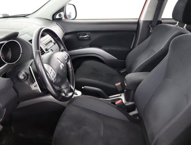 Mitsubishi Outlander  2.4 MIVEC 