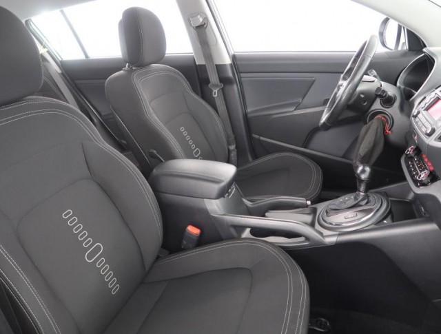 Kia Sportage  2.0 CRDi 