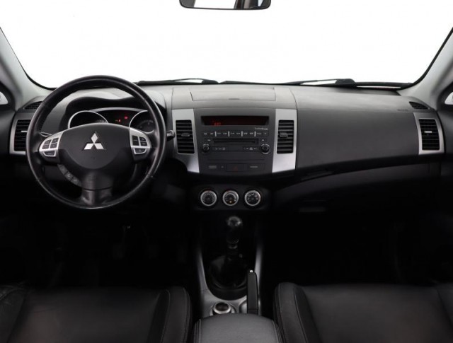 Mitsubishi Outlander  2.2 DI-D 